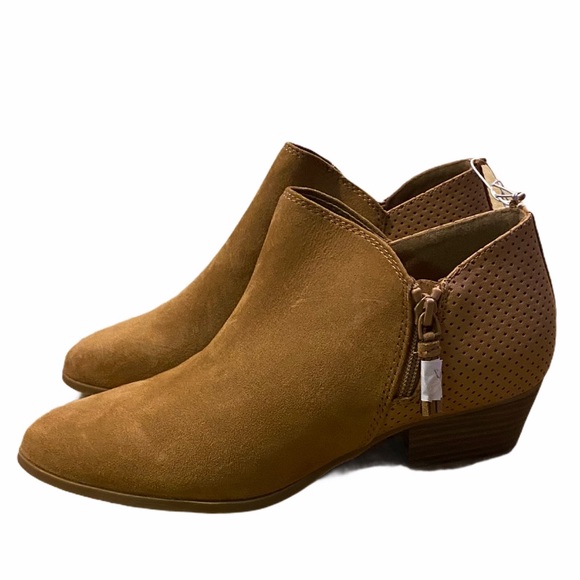 Old Navy Ankle Boots - Picture 2 of 3